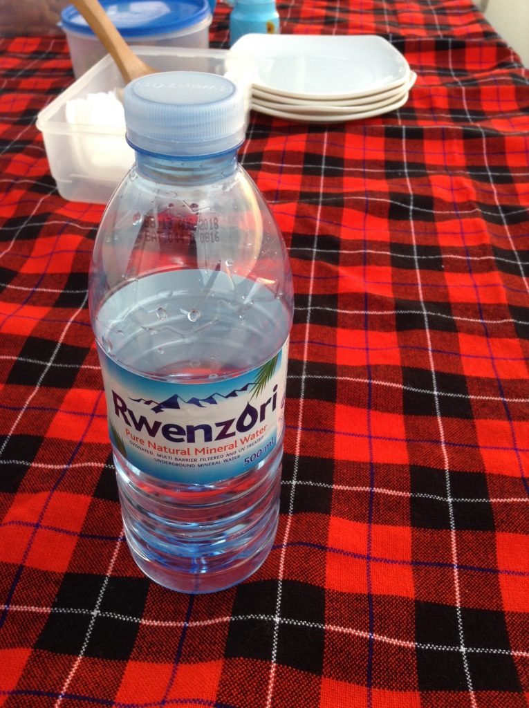 水のボトル